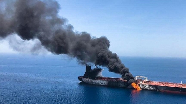 السعودية: هجوم على ناقلة نفط بقارب محمّل بالمتفجرات