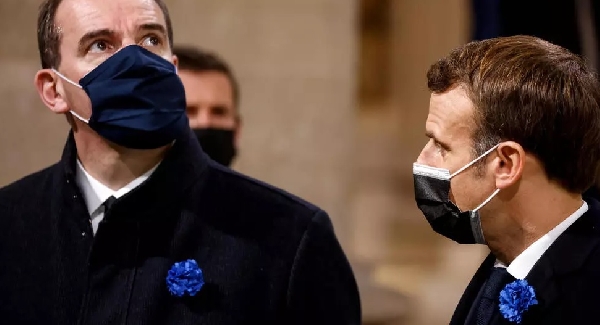 Emmanuel Macron يدخل الحجر الصحي بعد اصابته بكورونا