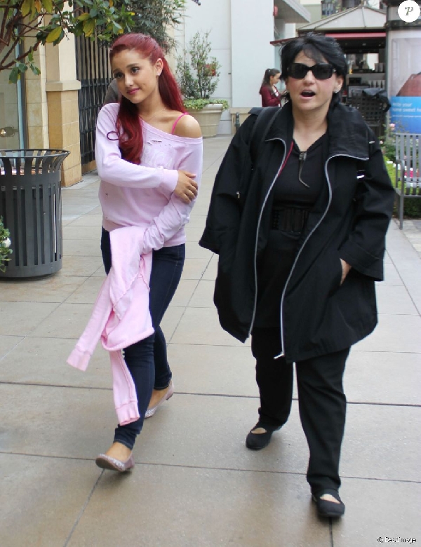 Ariana Grande : Mesure radicale contre un fan menaçant envers sa mère