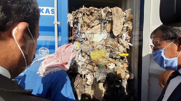 الأشخاص المتورطين في جلب النفايات من إيطاليا