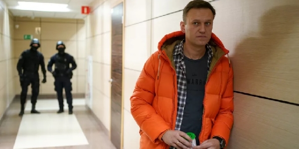 Affaire Navalny : enquête ouverte pour  fraudes  contre l opposant politique russe