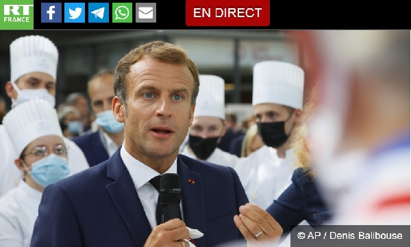 Macron victime d un jet d œuf lors de sa visite au Salon de la restauration de Lyon (VIDEO) 