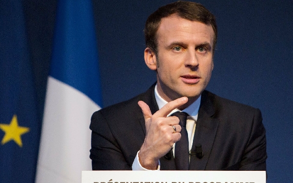 Macron : 3e dose de vaccin pour le pass si c