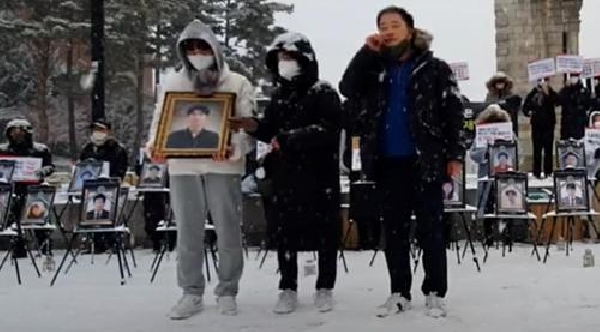 Des manifestations éclatent en Corée du Sud contre les décès dus à la vaccination
