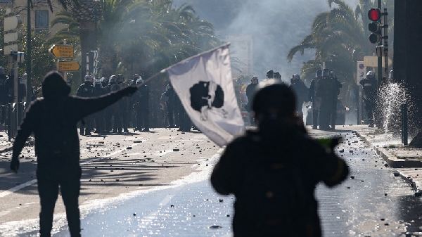 La rencontre entre le gouvernement et les élus corses reportée en raison des violences
