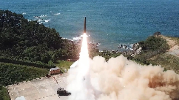 La Corée du Nord teste un nouveau système d armement visant à améliorer l efficacité des « armes nucléaires tactiques » (KCNA)