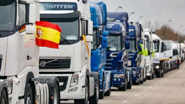 Les transporteurs appellent à la grève illimitée en Espagne : quelles sont les conditions ?
