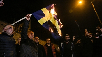 Ils ont mis le feu à un drapeau suédois en Turquie après l