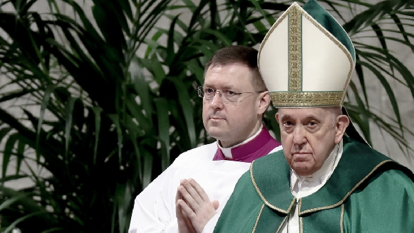 Pape François :  Être homosexuel n