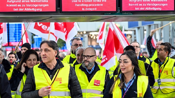 Deux aéroports allemands sont paralysés par une grève réclamant des augmentations de salaire