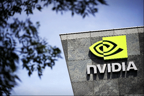 Nvidia franchit la barre des 1 000 milliards de dollars de capitalisation boursière, devenant leader des semi-conducteurs