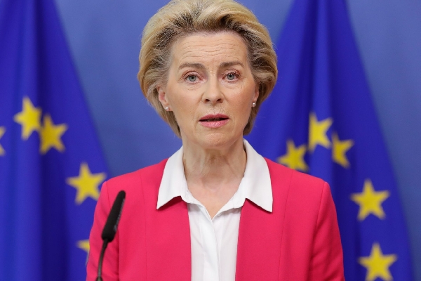 Démissions massives au sein de la Commission Européenne : Scandale de corruption et critiques envers Von der Leyen