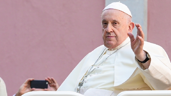 Le pape François encourage les jeunes à défendre la vie lors de la Journée mondiale de la jeunesse à Lisbonne