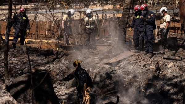 Plus de 1000 personnes portées disparues suite aux incendies de forêt à Maui : Poursuite des opérations de recherche et de sauvetage
