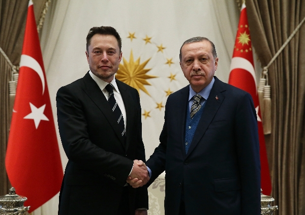 Le président turc Erdogan invite Elon Musk à établir une usine Tesla en Turquie